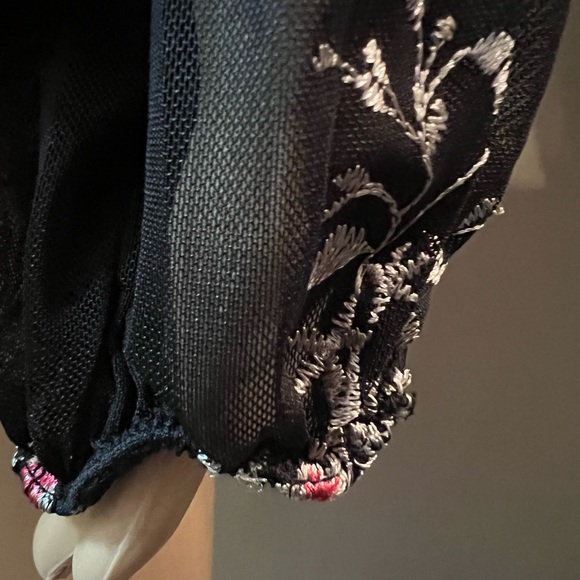 NWT PerSeption Concept Chiffon Black & Floral Top with Puff Sleeves SzL - Picture 2 of 14